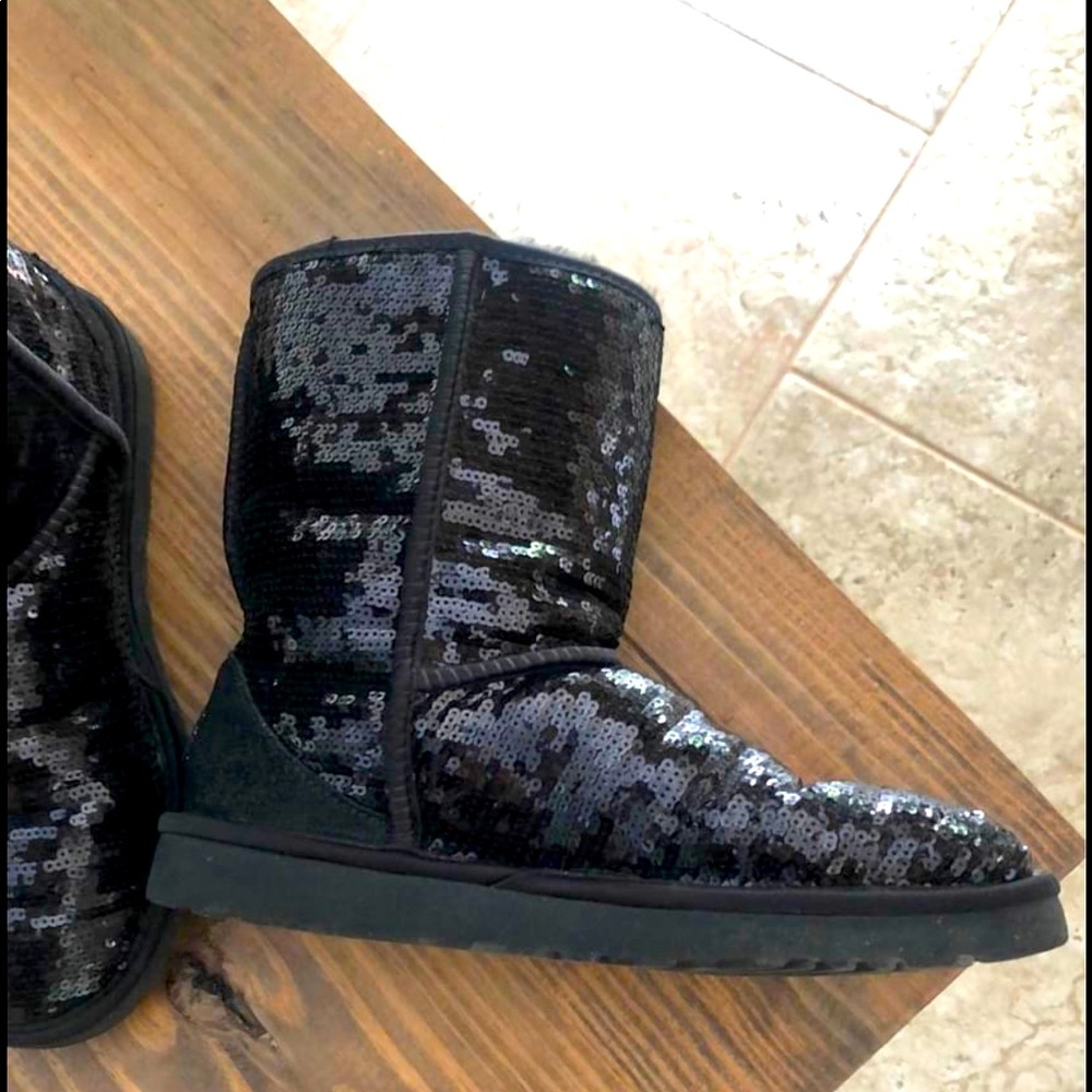Authentic size 9 black sparkly Ugg’s